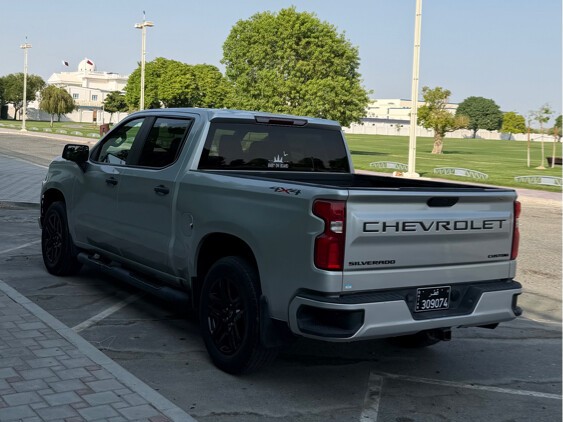 Chevrolet Silverado 2021 - Image 4