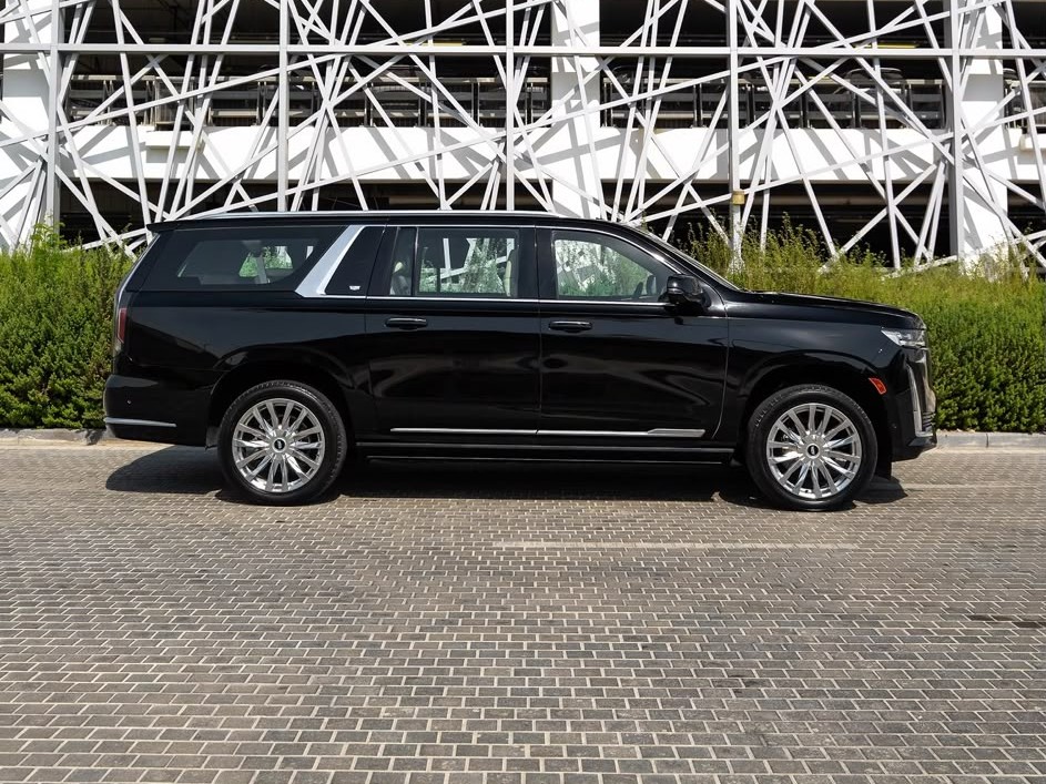 Cadillac Escalade 2023 - Image 3
