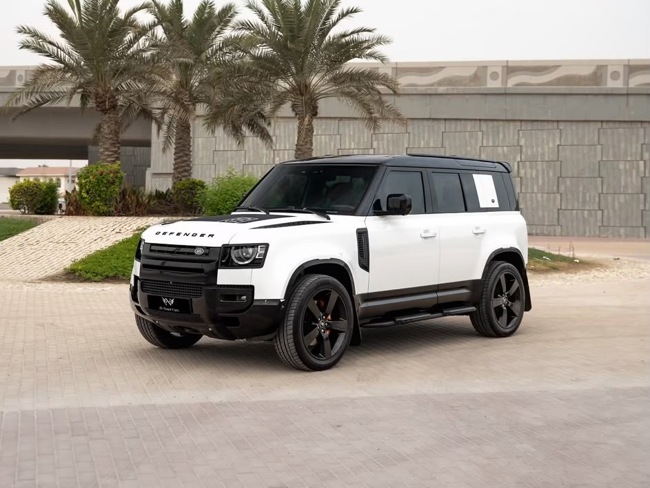 Land Rover Defender 110 HSE 2022 - Image 1