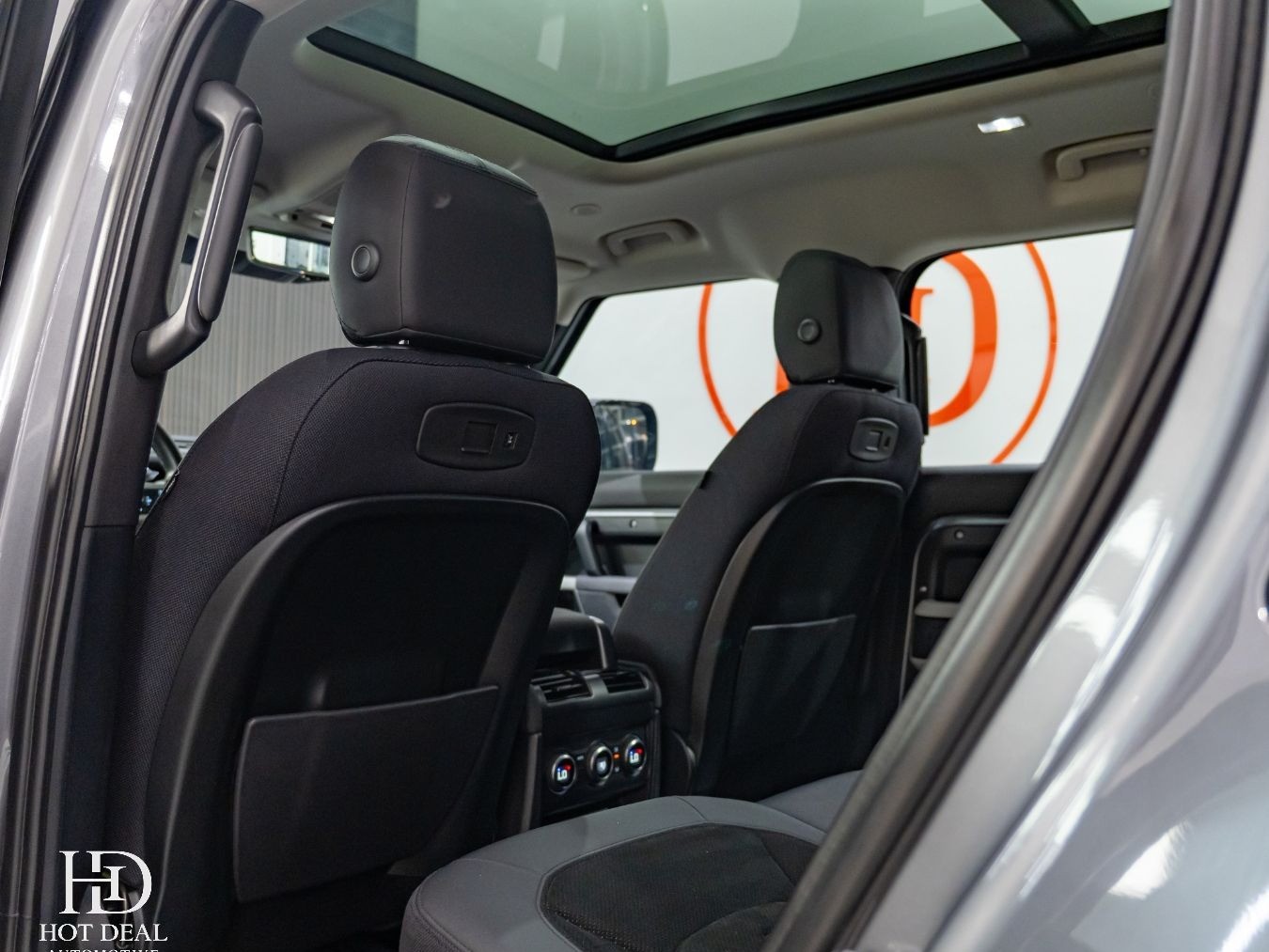 Land Rover Defender 110 SE 2022 - Image 4