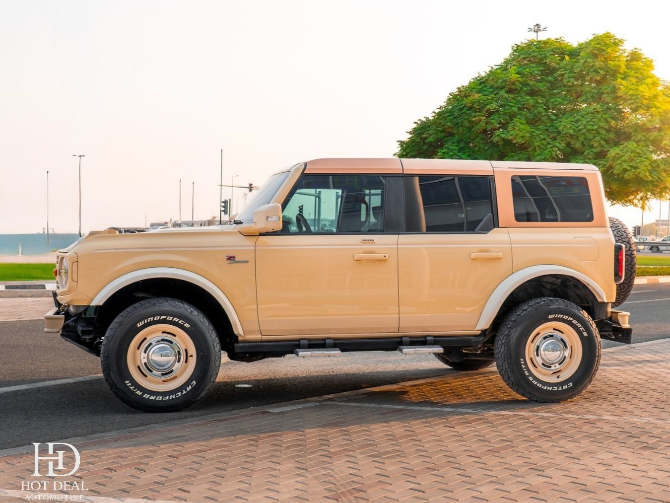 Ford Bronco 2022 - Image 2