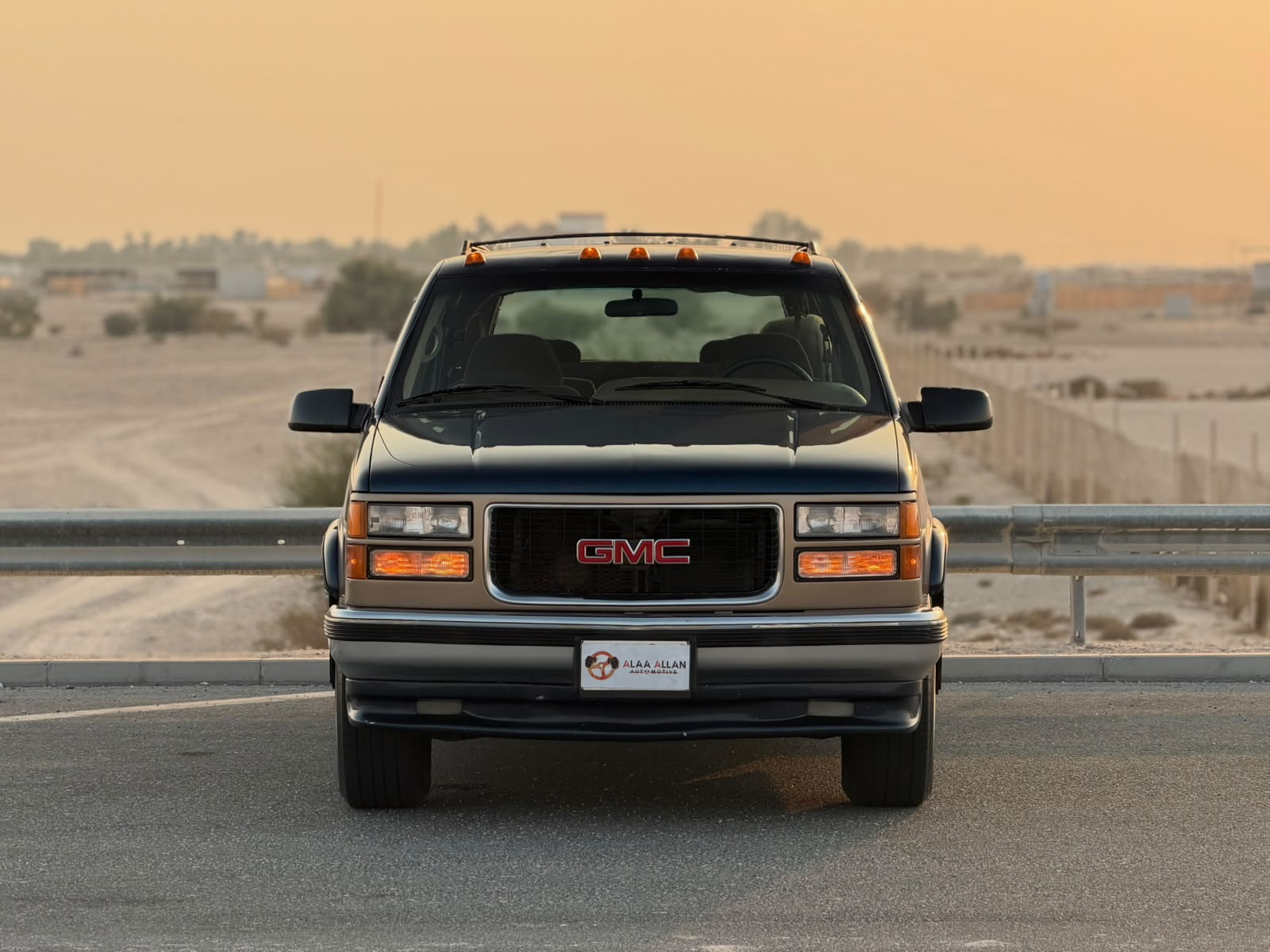 GMC Suburban. 1995 - Image 2