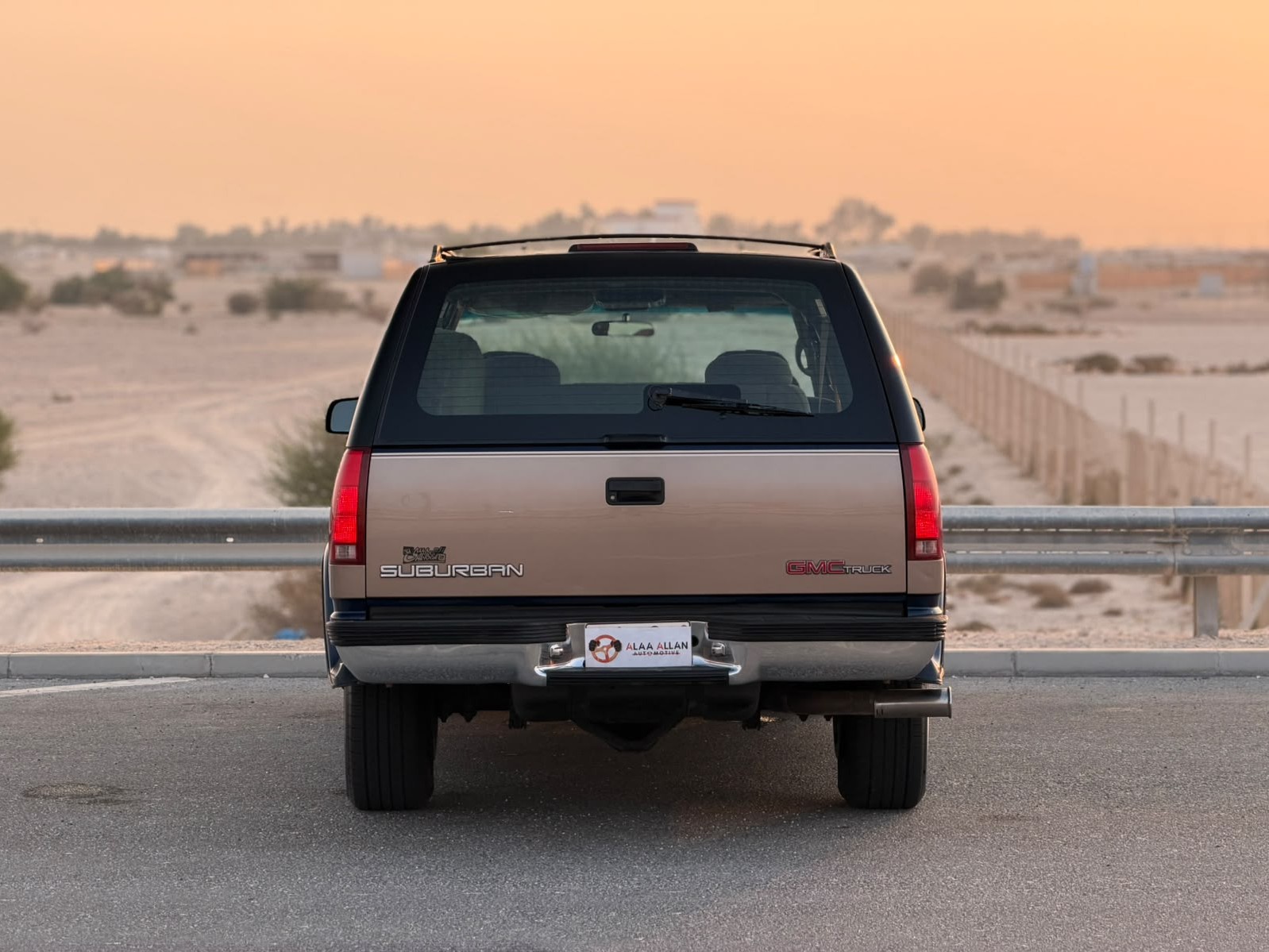GMC Suburban. 1995 - Image 4