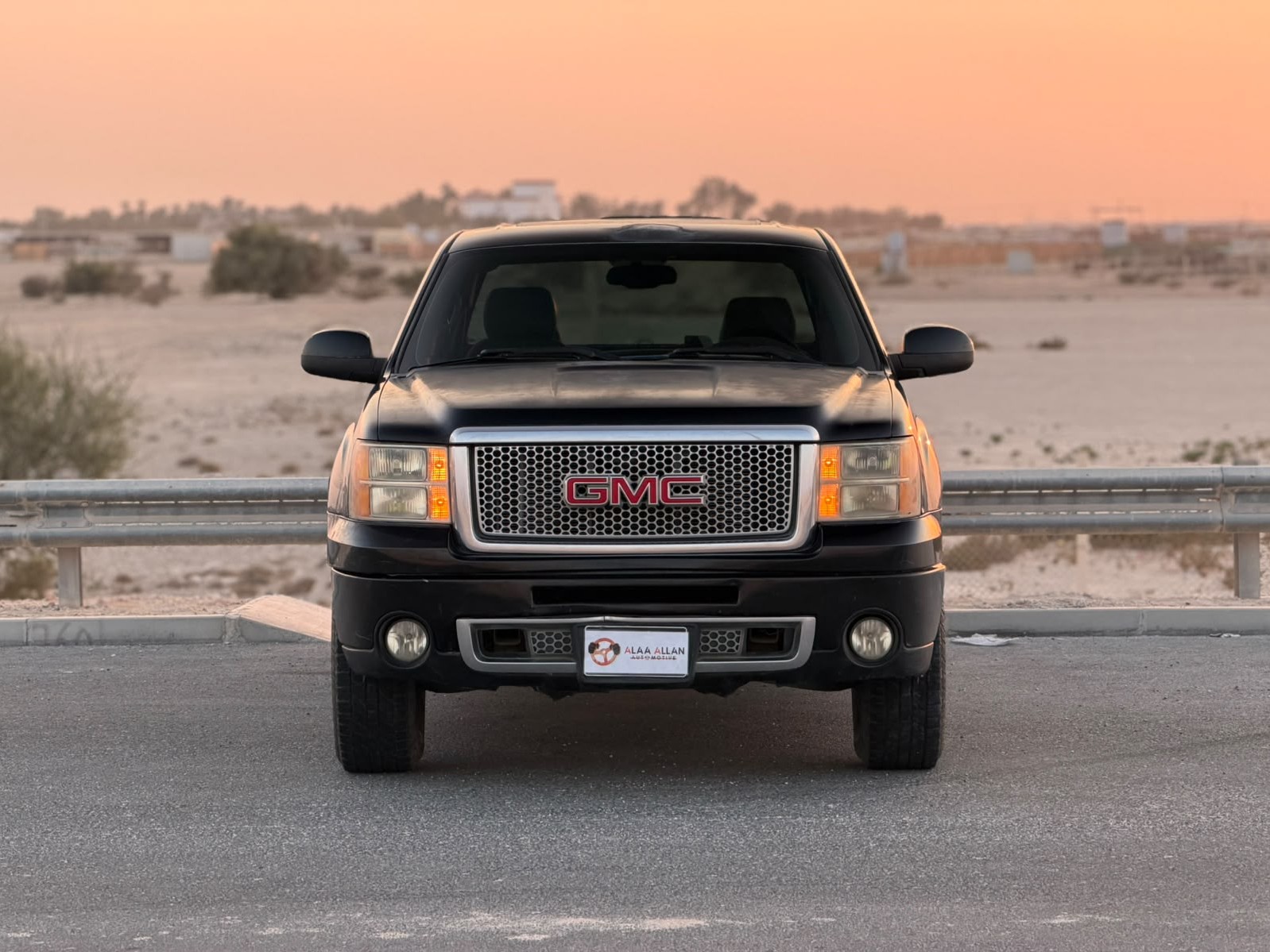 GMC Sierra Denali 2012 - Image 2