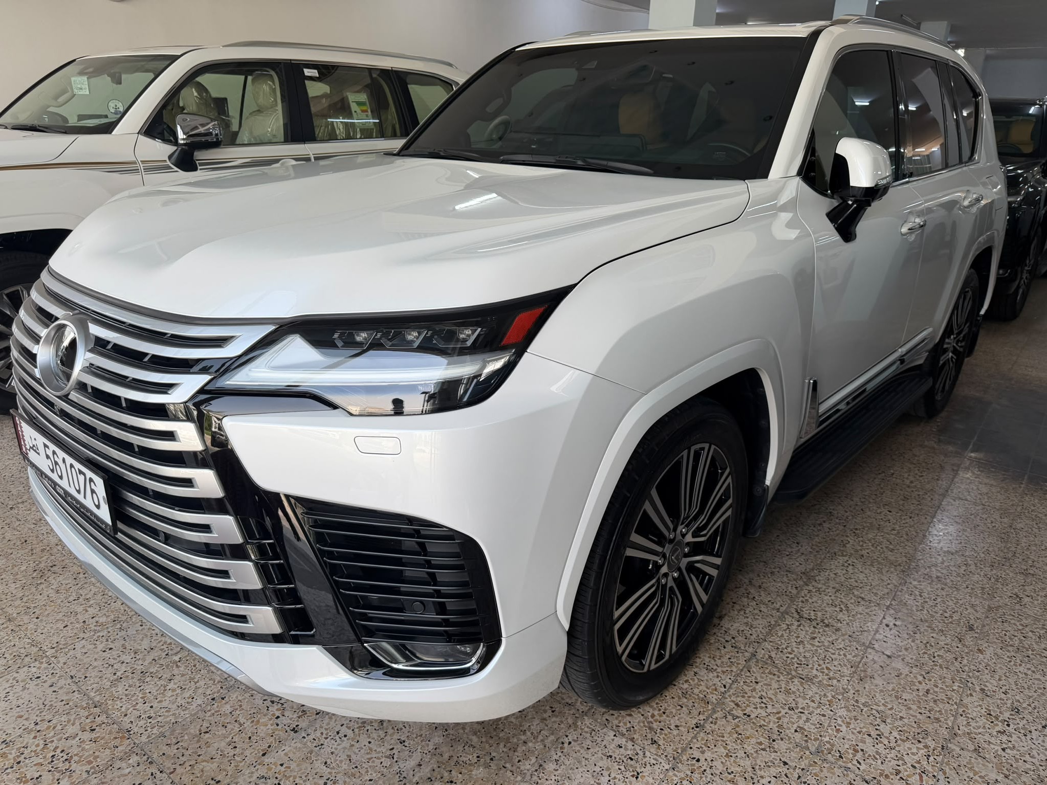 Lexus LX 600 Luxury  2024 - Image 2