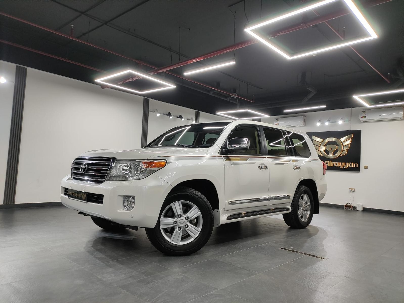 Toyota Land Cruiser GXR v6 2014 - Image 3