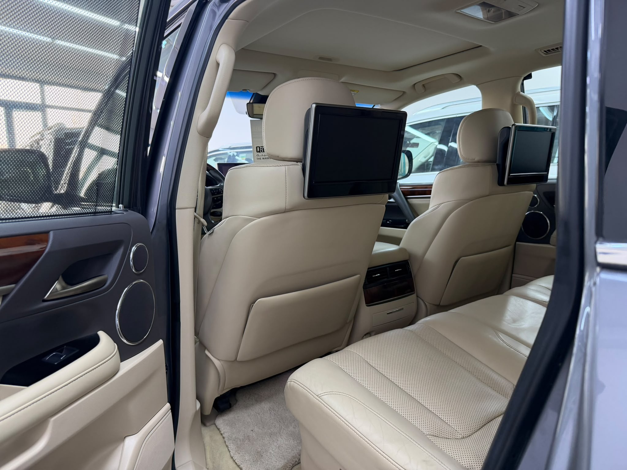 Lexus LX 570 S 2016 - Image 4