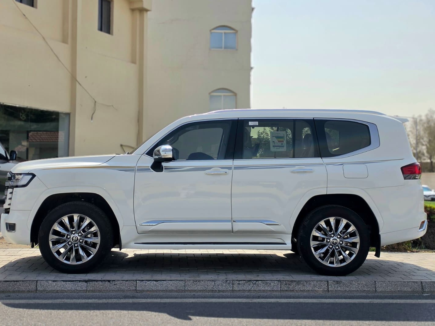 Toyota Land Cruiser VXR Twin Turbo 2025 - Image 3