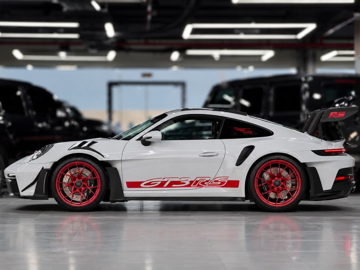 Porsche 911 GT3RS 2024 - Image 4
