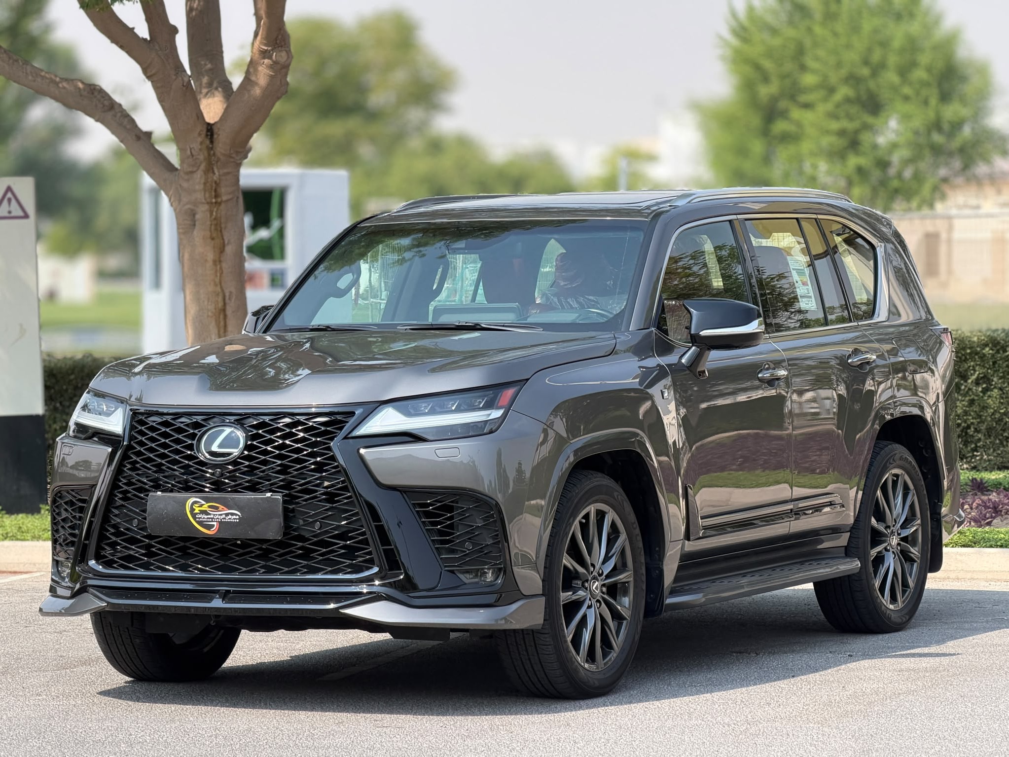 Lexus LX 600  F-Sport 2023 - Image 3