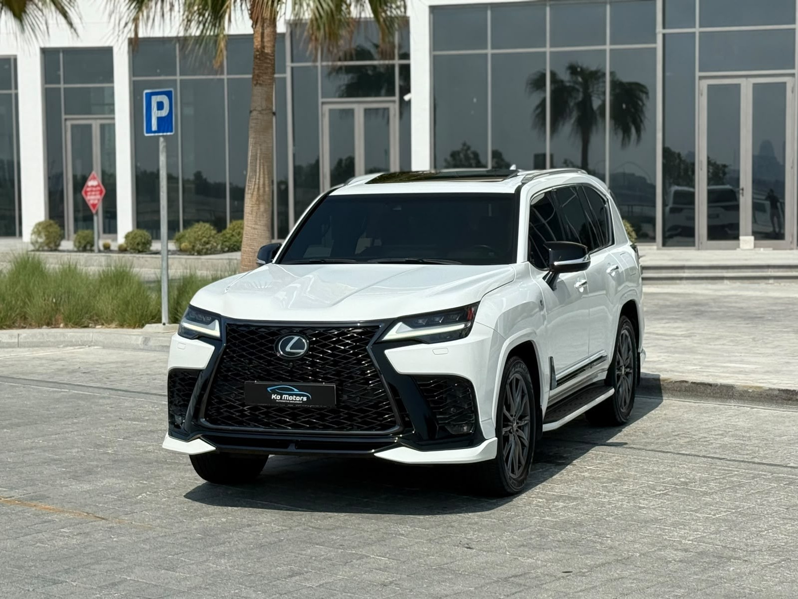 Lexus LX 600 2023 - Image 2