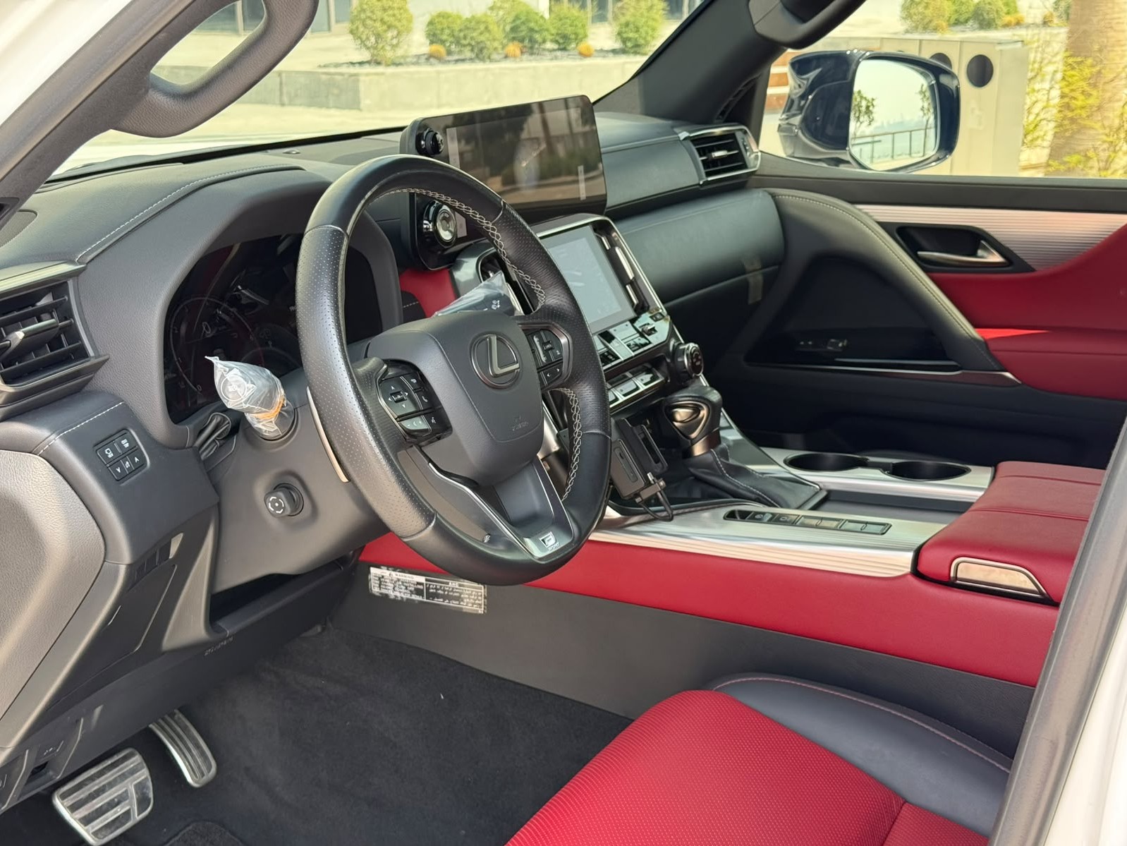 Lexus LX 600 2023 - Image 4