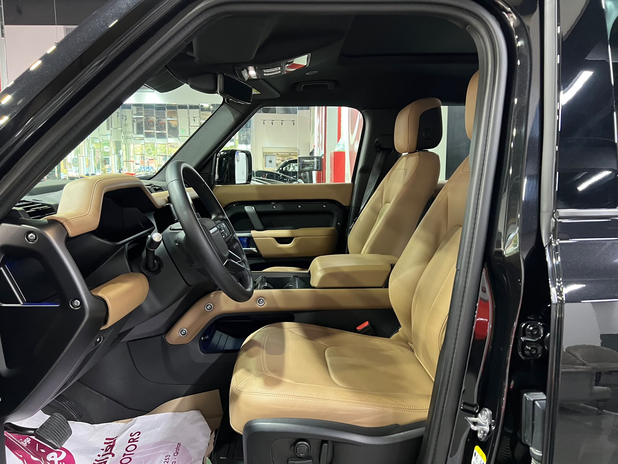Land Rover Defender HSE 2025 - Image 3
