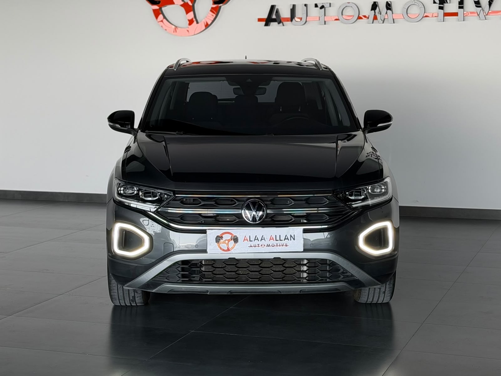 Volkswagen T-Roc 2023 - Image 2