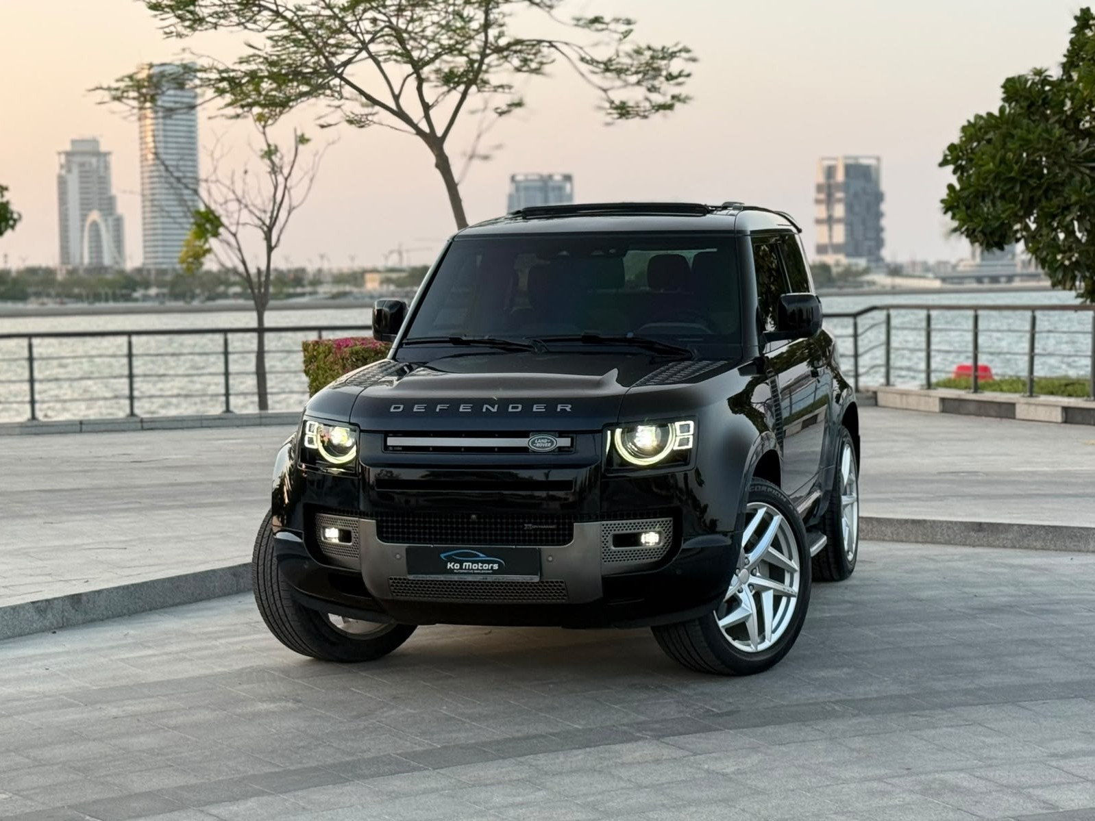 Land Rover Defender 90 3.0i6 X-Dynamic SE 2023
