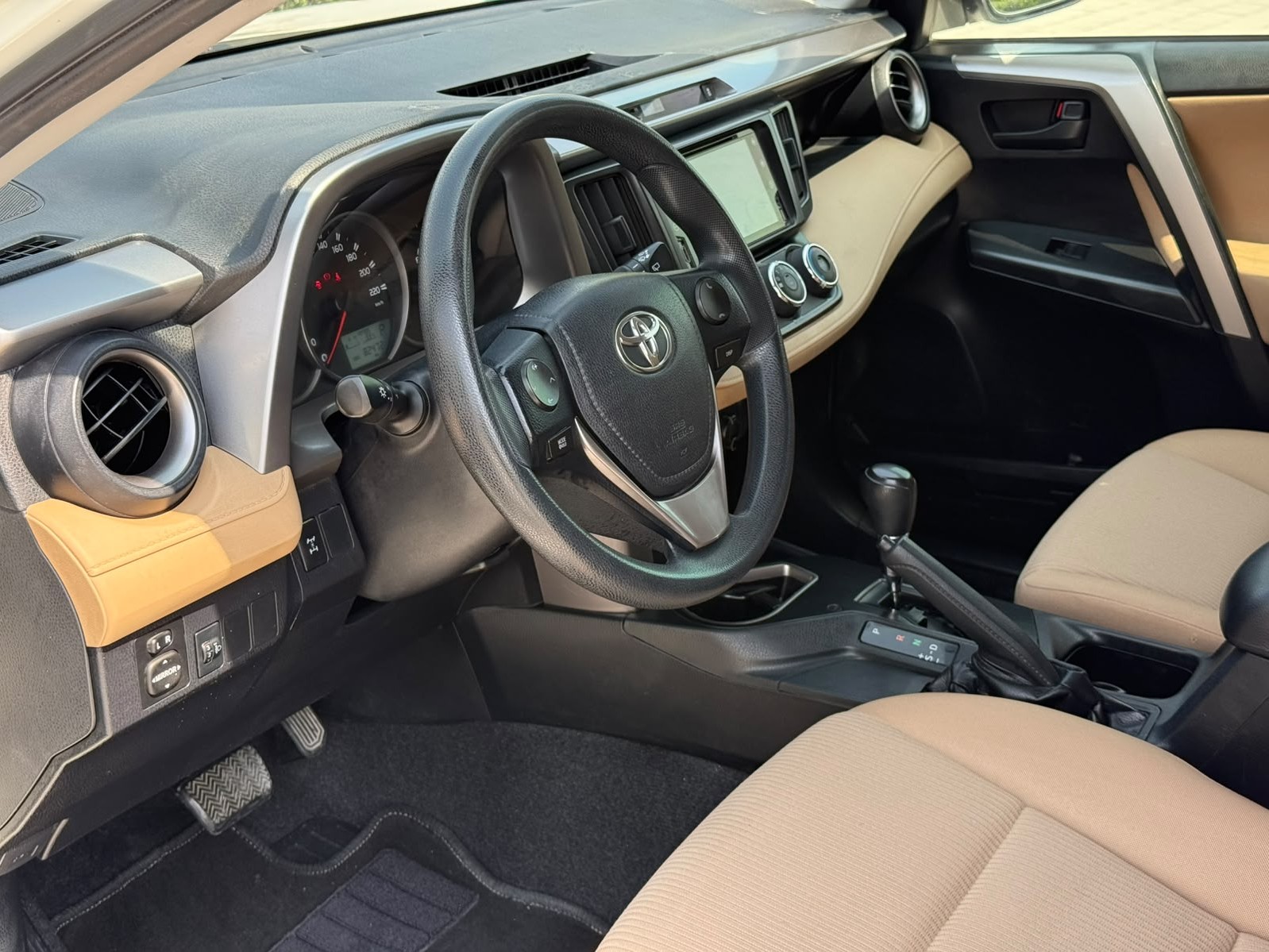 Toyota RAV4 2017 - Image 2
