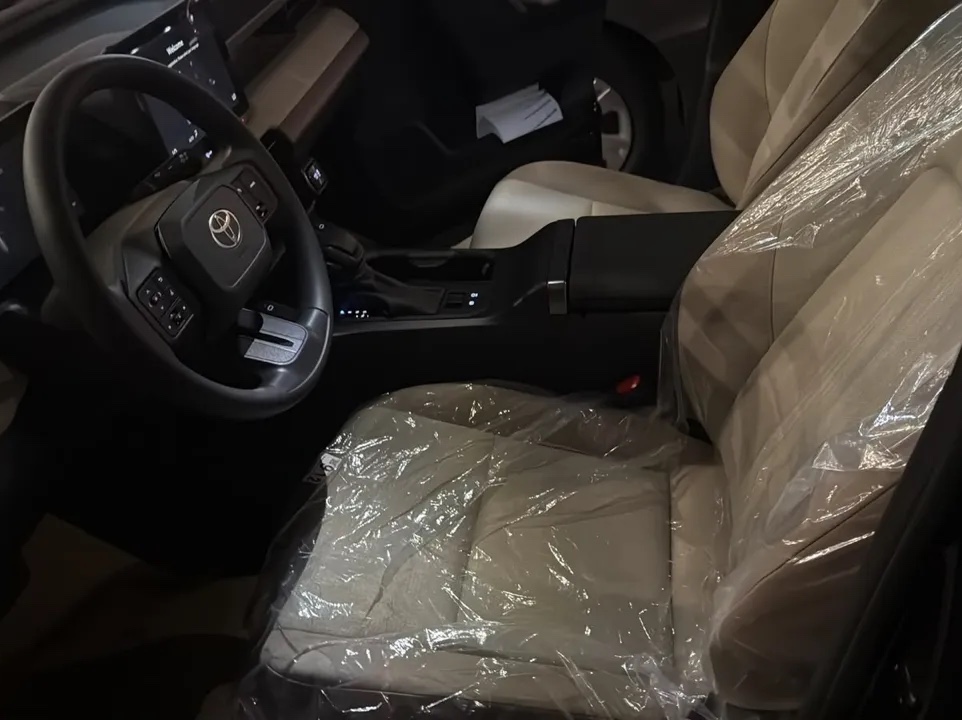Toyota RAV4 2026 - Image 3