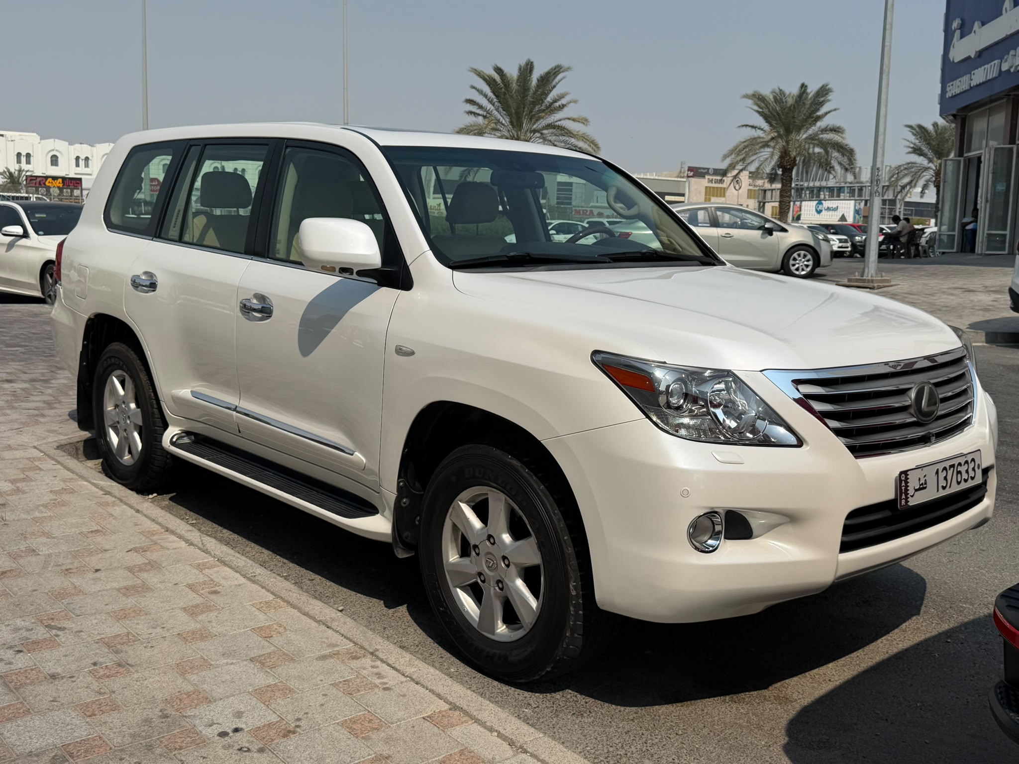 Lexus LX 570 2009 - Image 1
