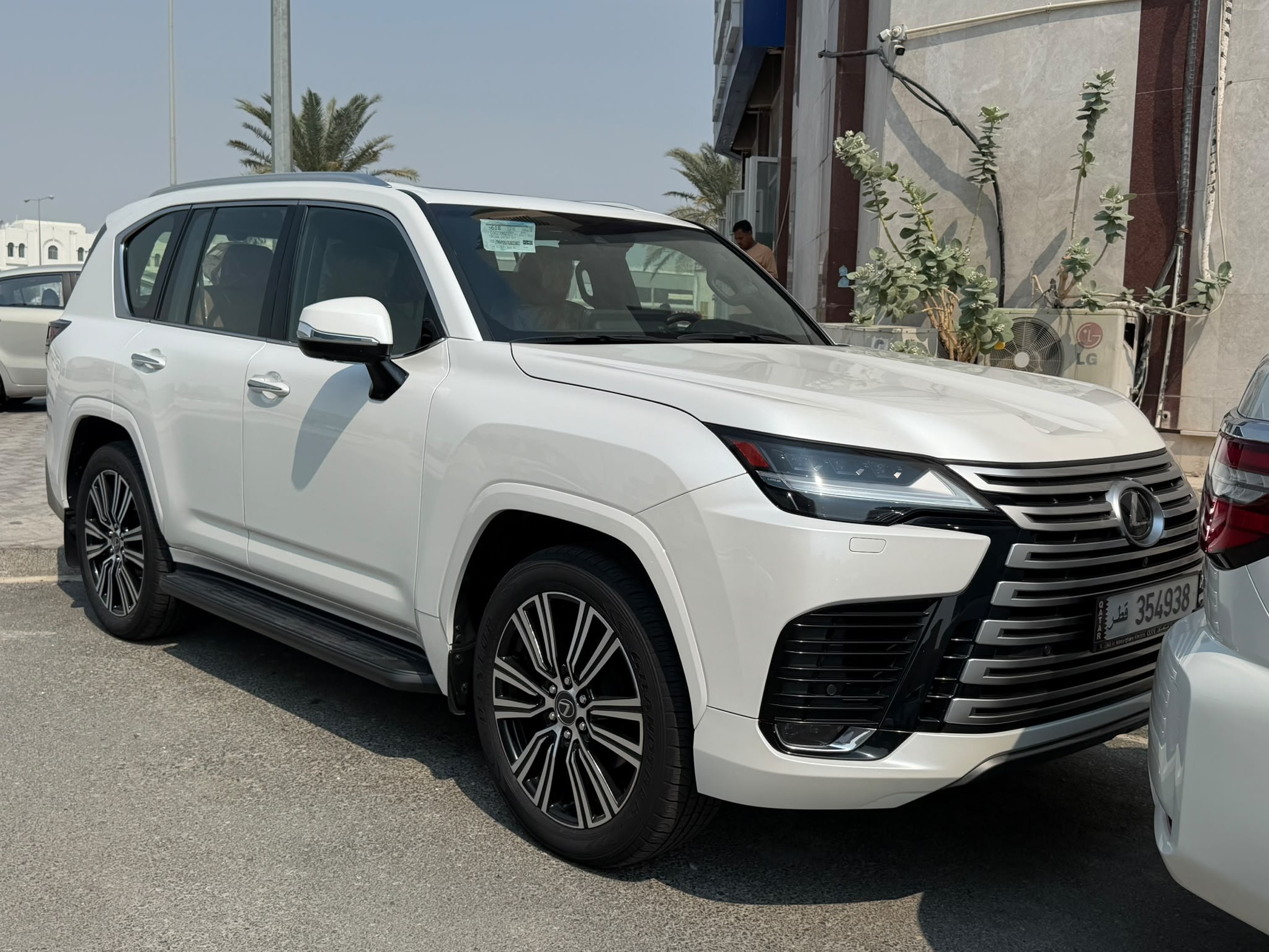 Lexus LX 600 Luxury  2024 - Image 1