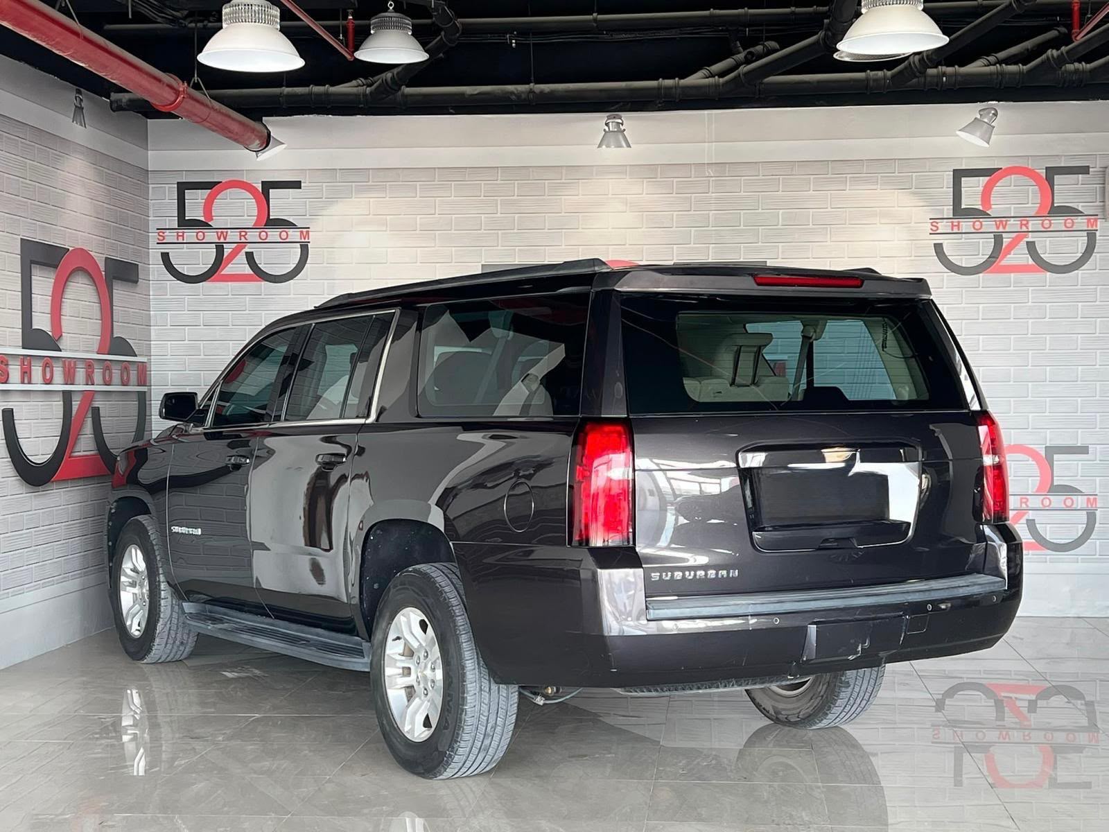 Chevrolet Suburban 2018 - Image 4