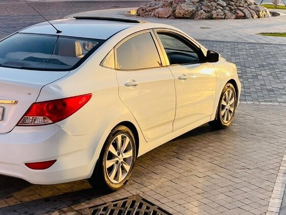 Hyundai Accent 2015 - Image 2