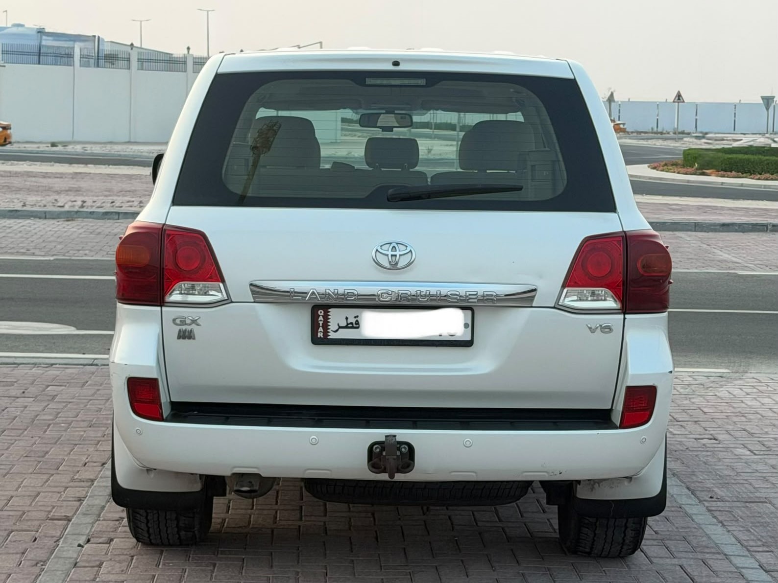 تويوتا لاند كروزر جي اكس ار v6 2015 - Image 4