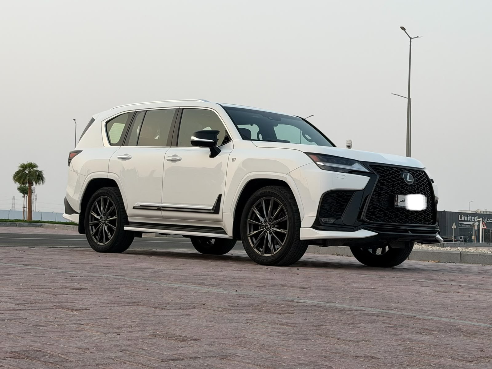 Lexus LX 600  F-Sport 2024 - Image 1