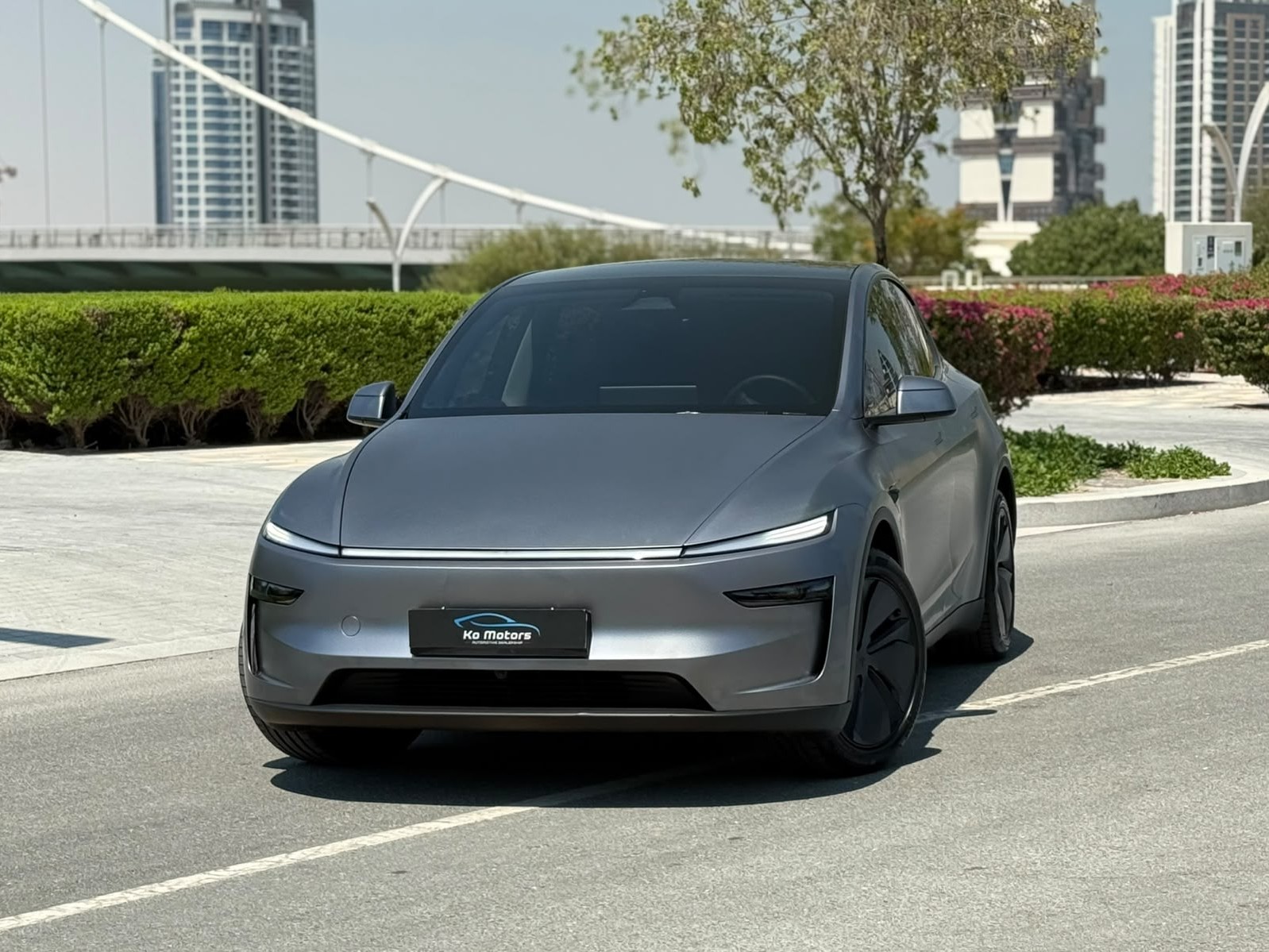 Tesla Model Y 2025 - Image 2