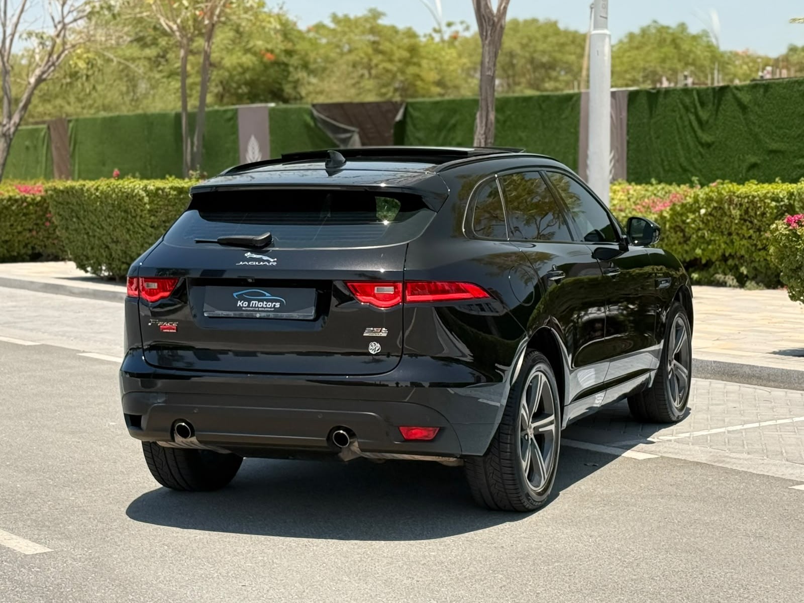 Jaguar F-PACE 2018 - Image 4