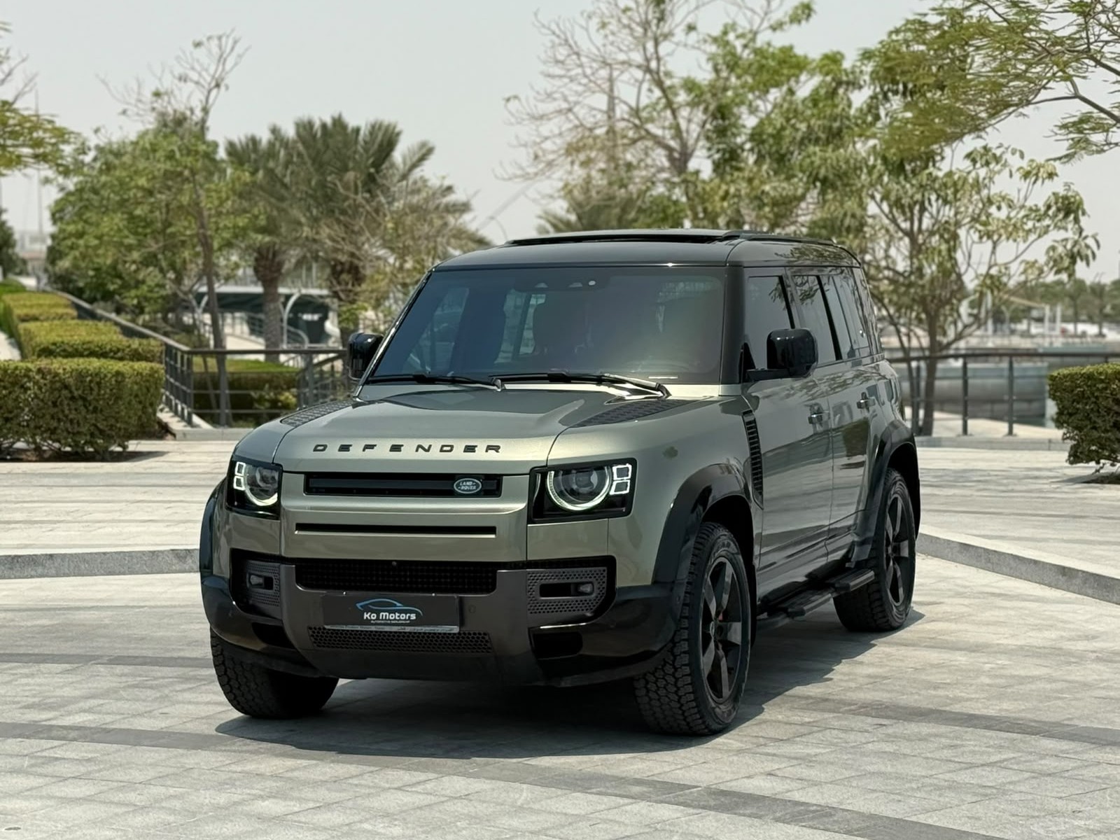 لاند روفر ديفندر 110 3.0i6 HSE 2021 - Image 3