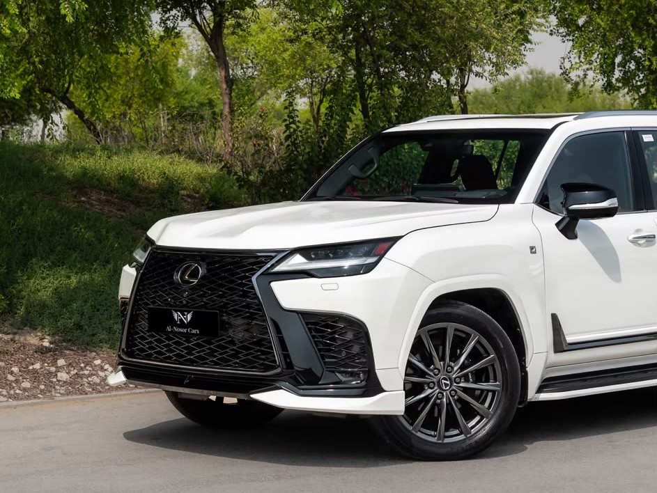 Lexus LX 600  F-Sport 2024 - Image 3