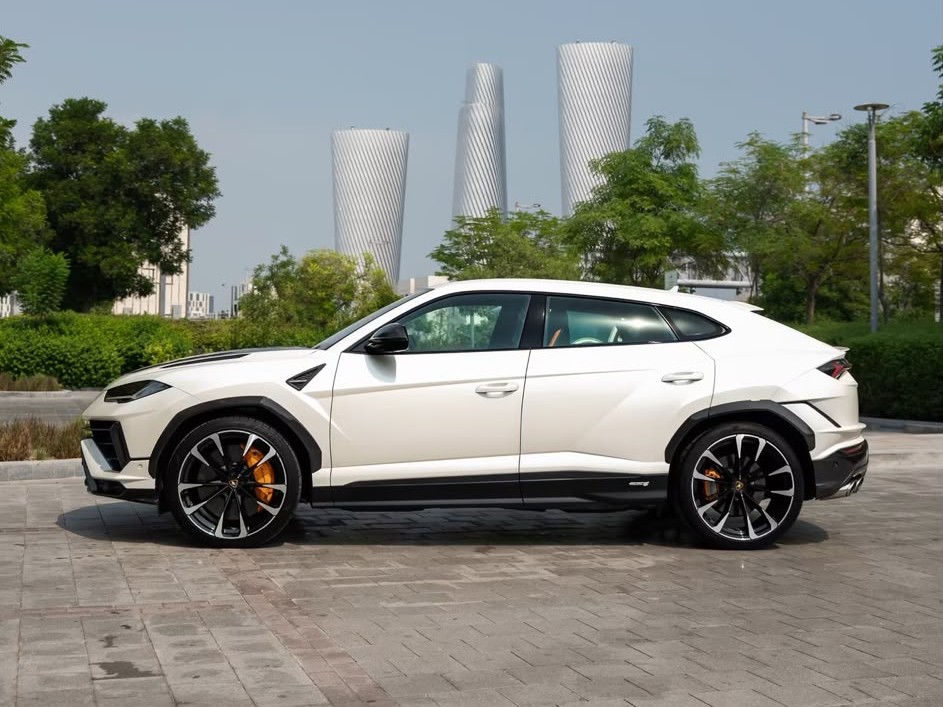 Lamborghini Urus 2023 - Image 3