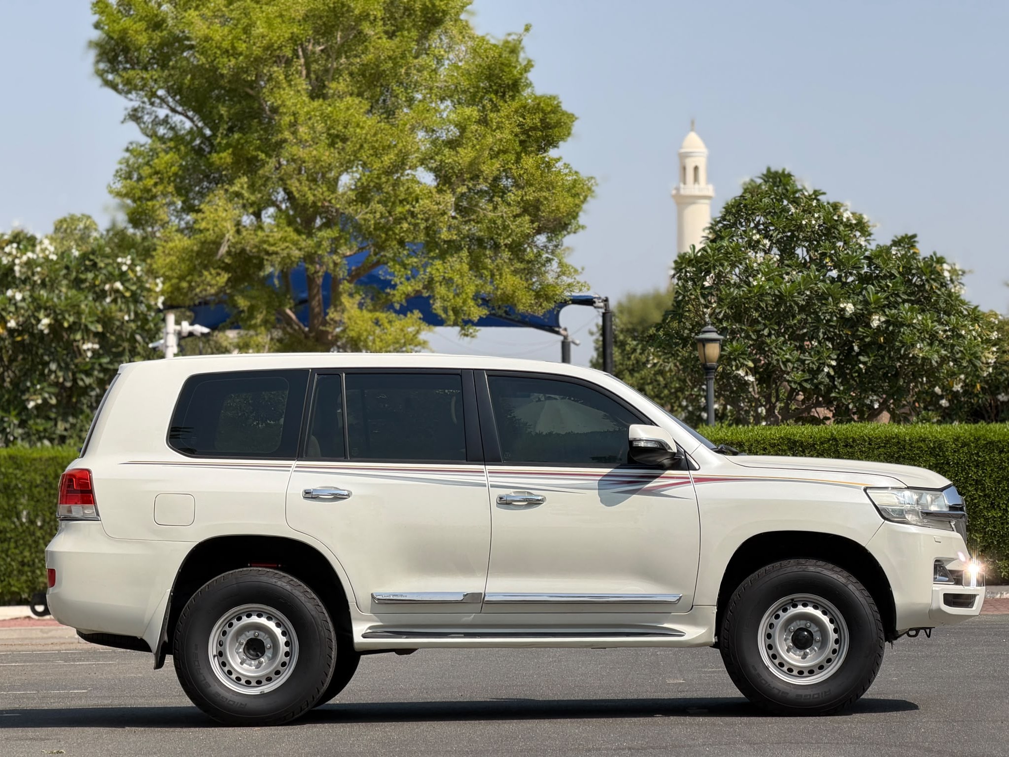 Toyota Land Cruiser GXR v6 2017 - Image 4