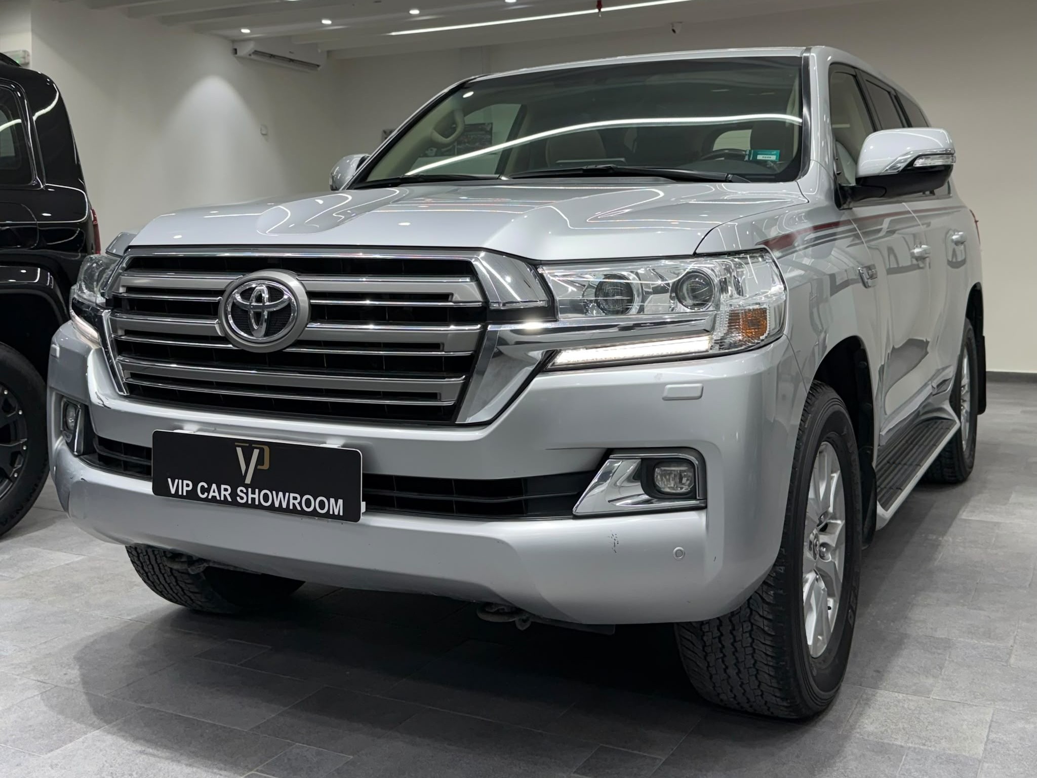 Toyota Land Cruiser GXR v8 2020 - Image 3