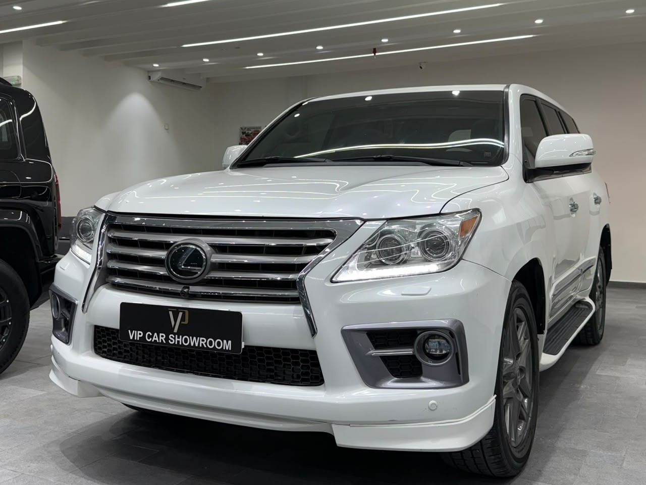 Lexus LX 570 S 2013 - Image 3