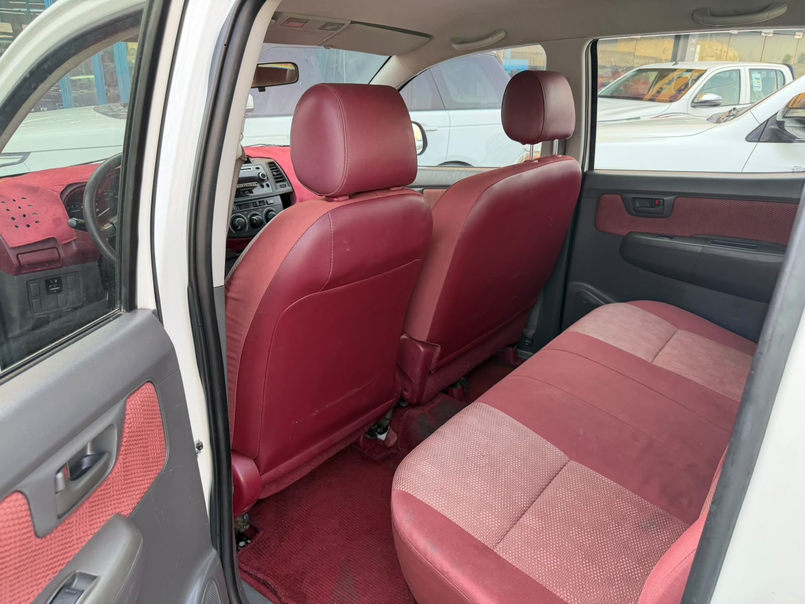 Toyota Hilux 2.7 2014 - Image 4