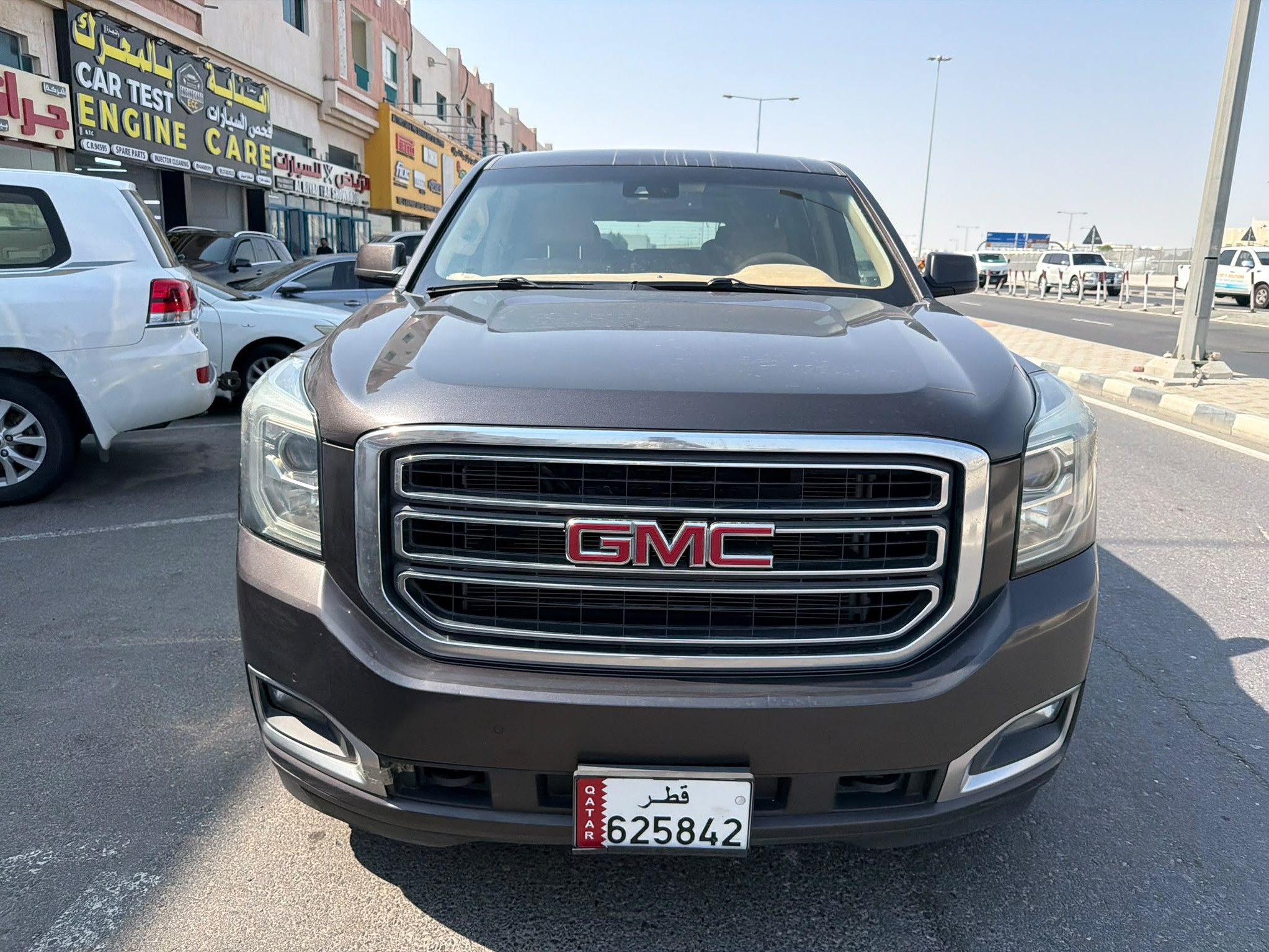 GMC Yukon 2015 - Image 2