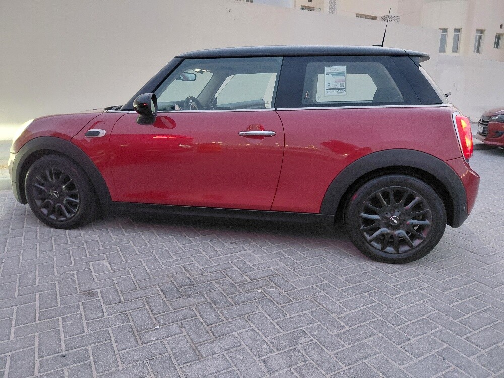 Mini Cooper Standard 2017 - Image 2