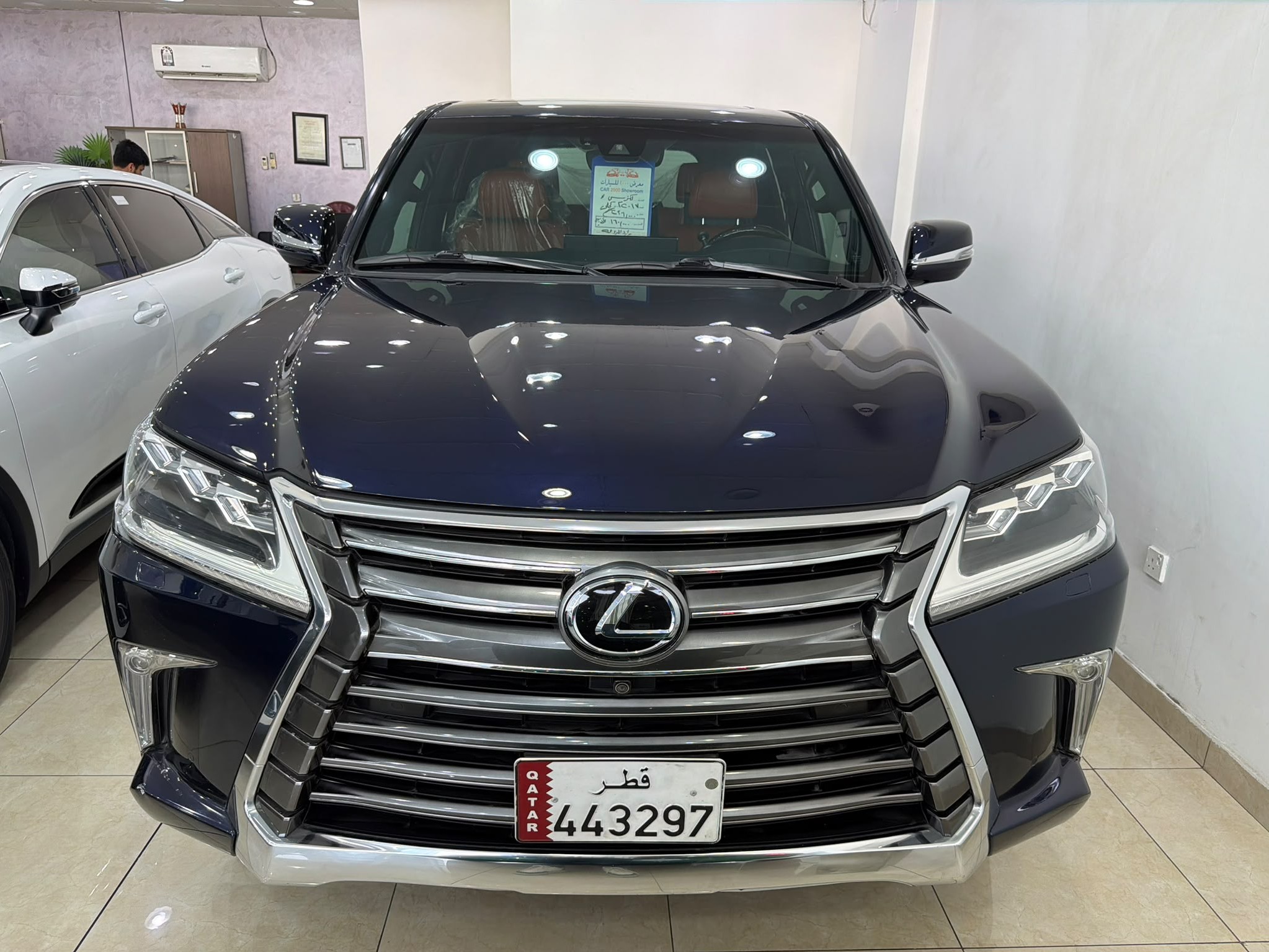 Lexus LX 570 S 2017 - Image 2