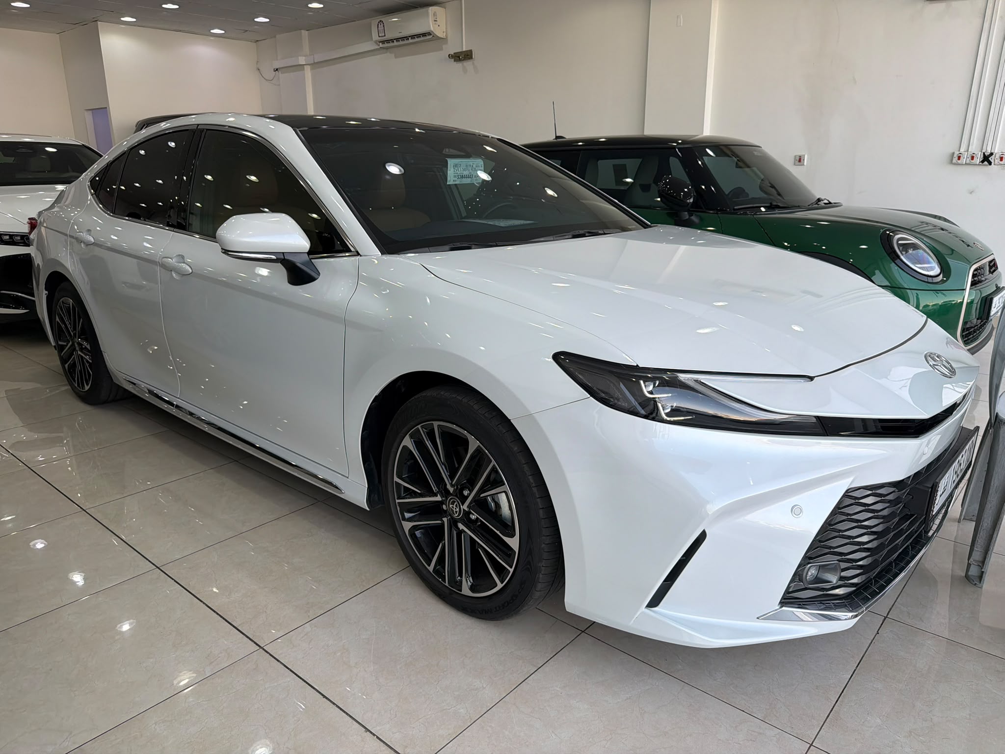 Toyota Camry GLE 2025 - Image 1