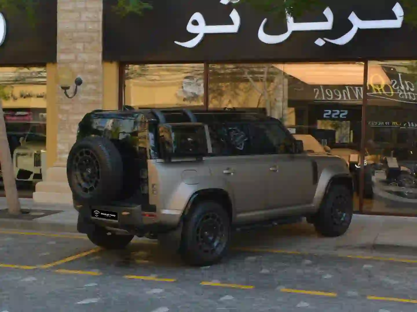 Land Rover Defender OCTA 2025 - Image 3