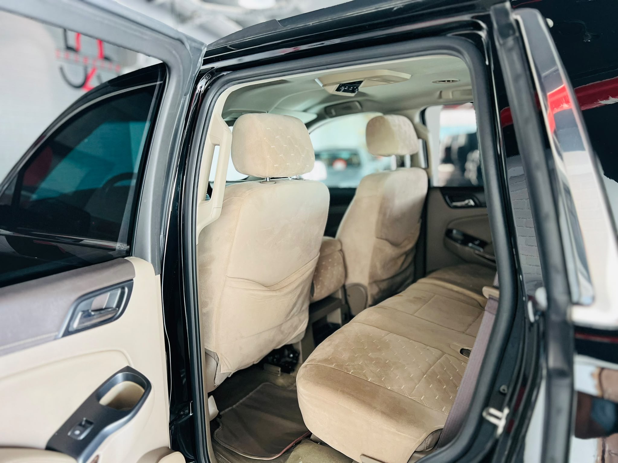 GMC Yukon SLE 2017 - Image 4
