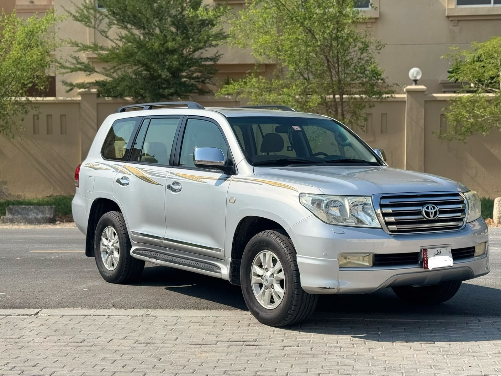 Toyota Land Cruiser GXR v6 2011 - Image 1