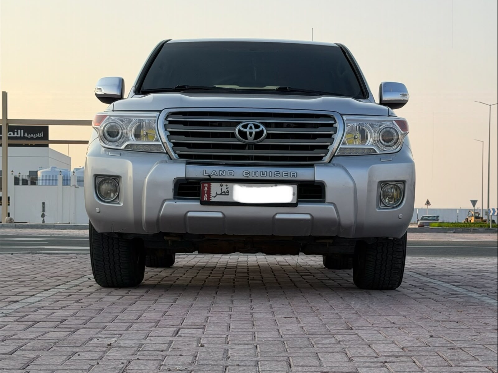 تويوتا لاند كروزر جي اكس ار v8 2014 - Image 4