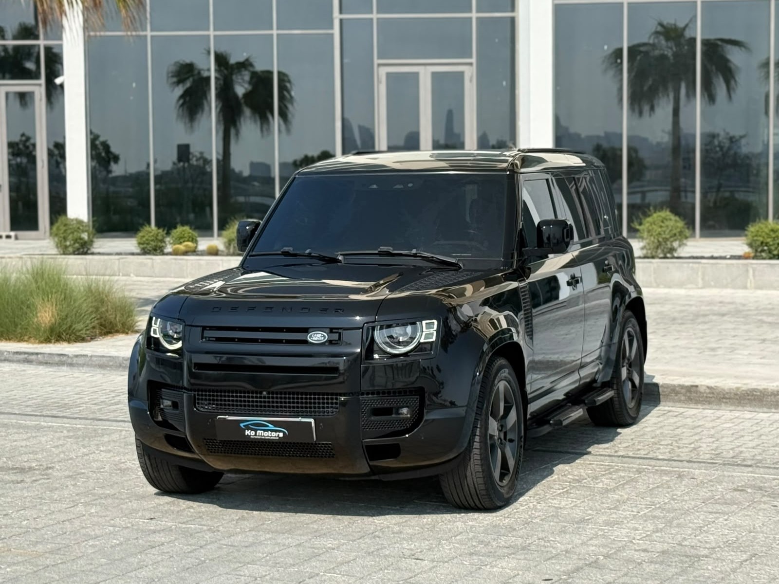 Land Rover Defender 110 3.0i6 HSE 2023 - Image 3