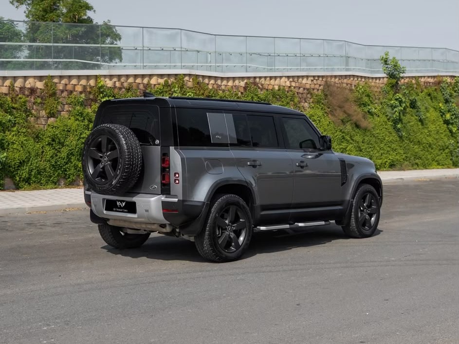 Land Rover Defender 110 HSE 2021 - Image 3