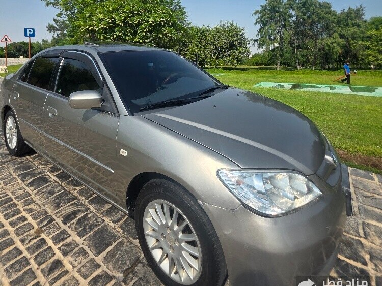 Honda Civic 2005 - Image 2