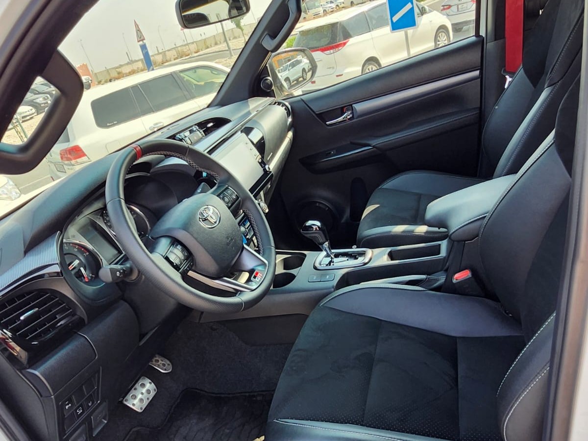Toyota Hilux GR 2025 - Image 4