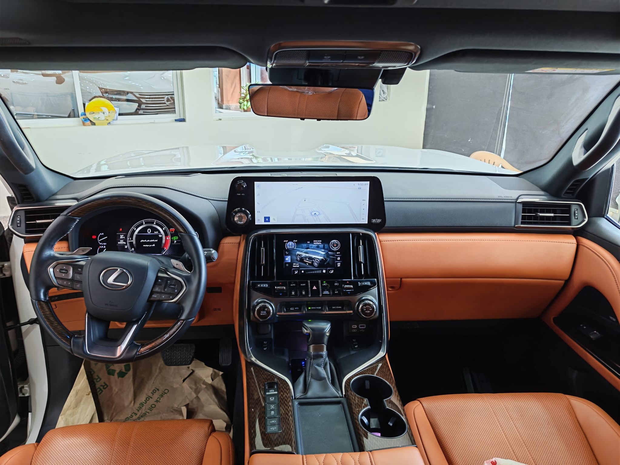 Lexus LX 600 VIP 2023 - Image 3