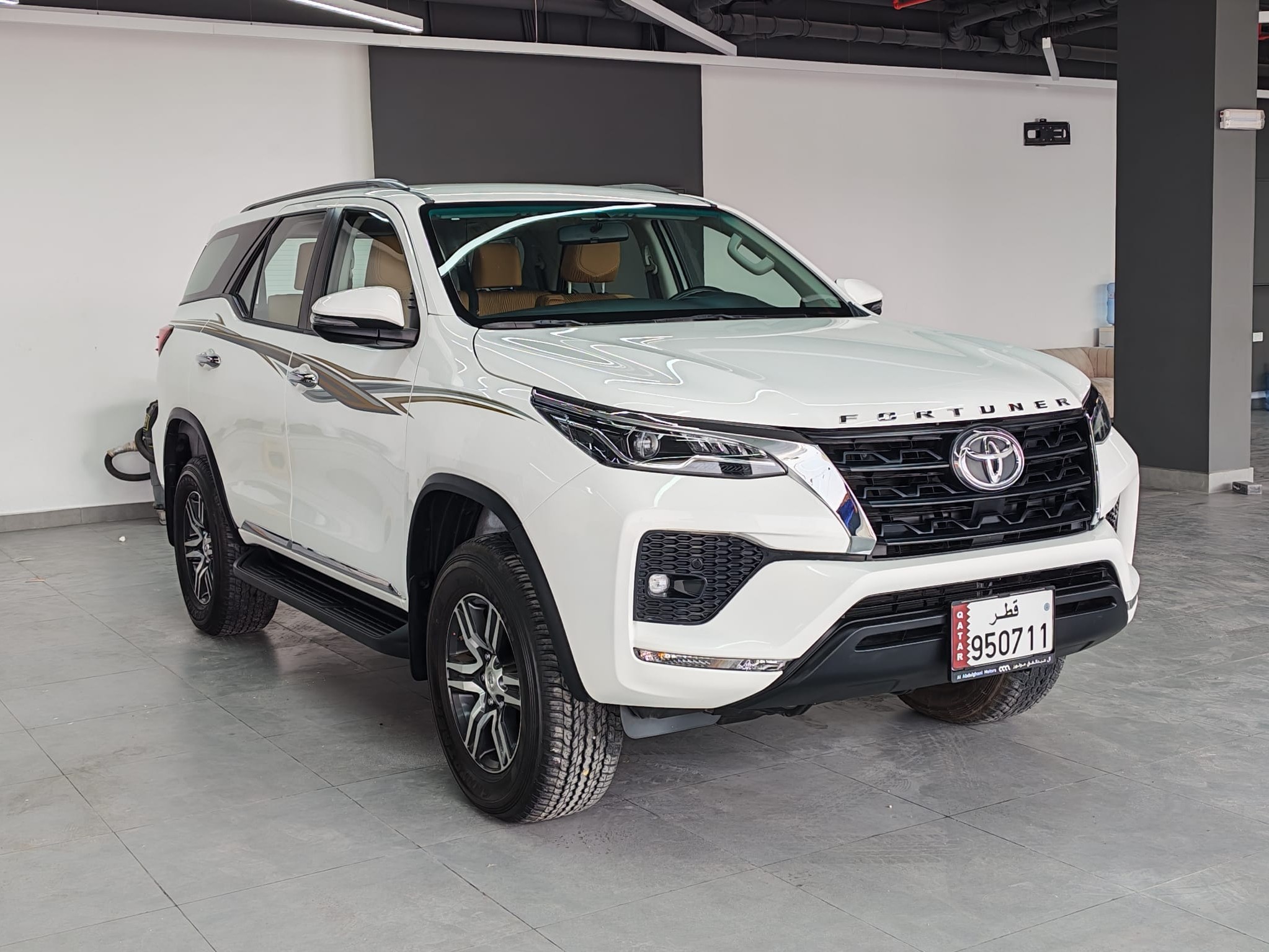 Toyota Fortuner V6 2024 - Image 4